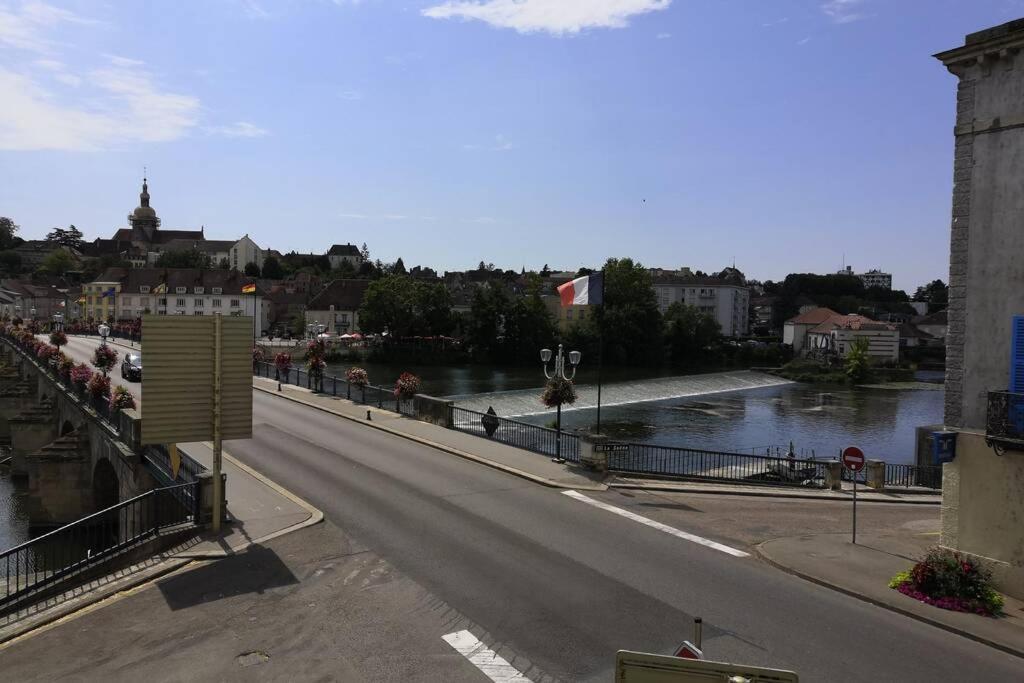 Gray Centre Ville Avec Vue Sur Saone Εξωτερικό φωτογραφία